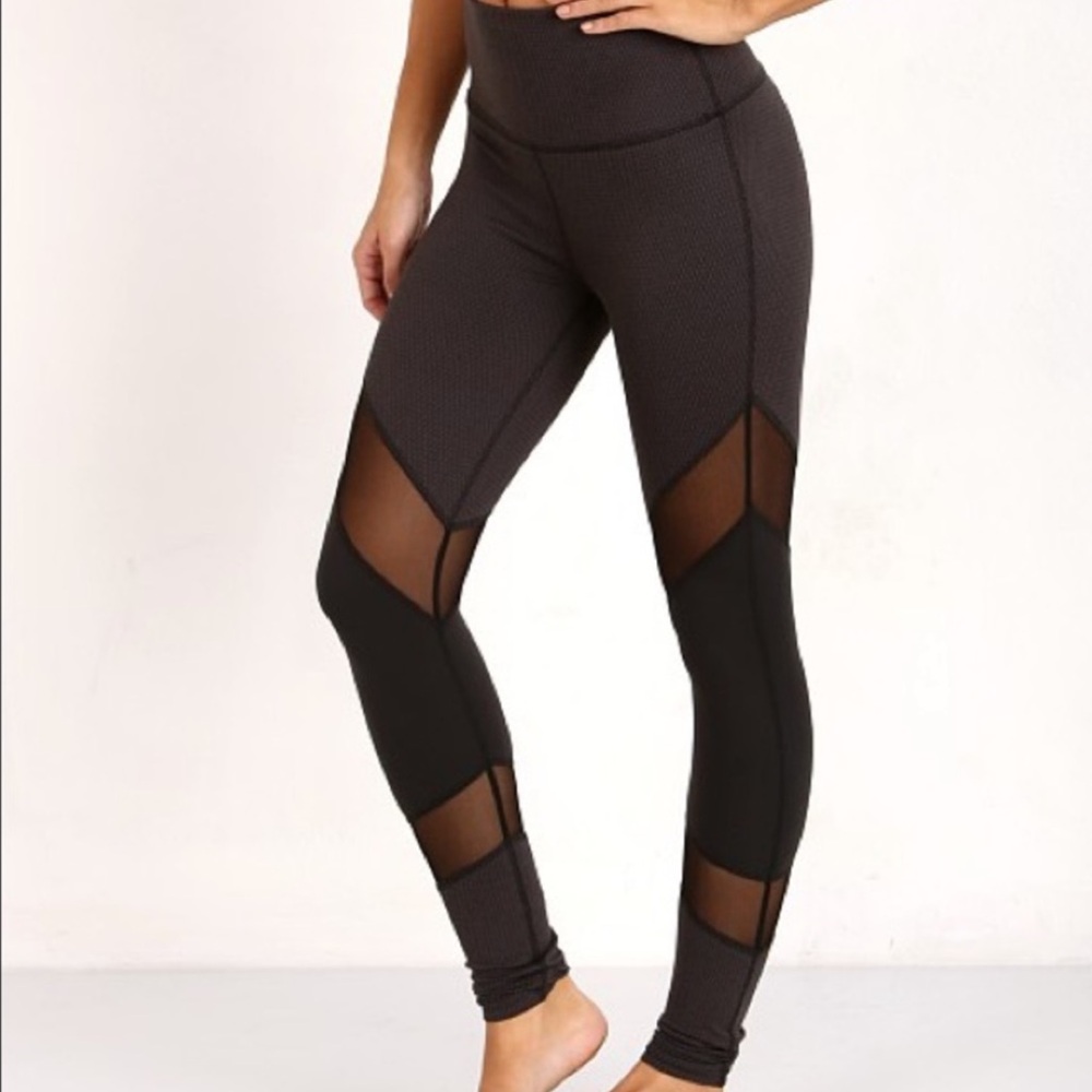 Beyond Yoga Colorblock Deco Paneled Leggings Size XS Gray Black High Waist